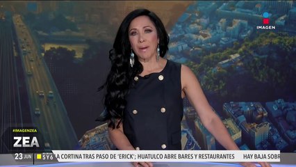 Forman bandera humana monumental LGBTTTIQA+ en el Zócalo de la CDMX