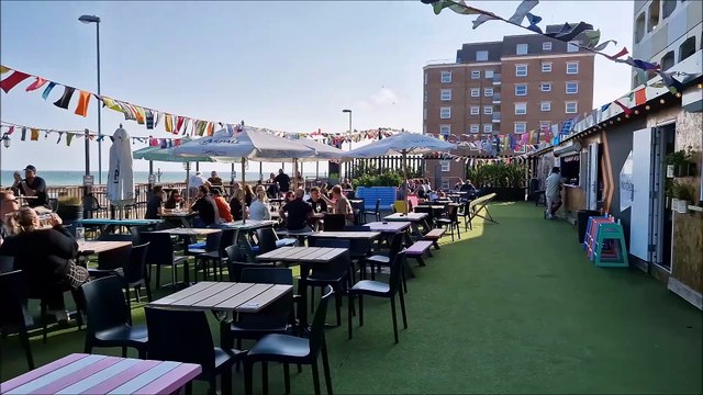 We try Worthing open air food and drink venue Level 1