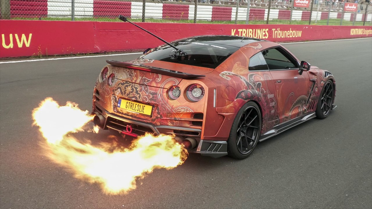 1041HP Top Secret Nissan GT-R R35 with Custom Exhaust - HUGE Flames, Pops and Bangs & Accelerations!