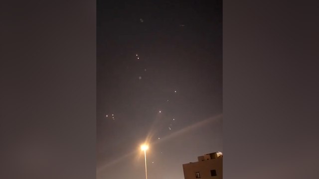 Irán lanza misiles balísticos contra bases de EEUU en Qatar e Irak en represalia por los bombardeos de Trump