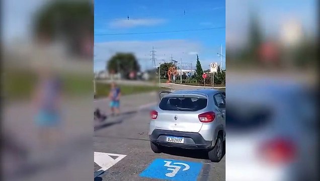 Vídeo mostra vítima sendo esfaqueada durante assalto e pedindo por socorro: Eu vou morrer