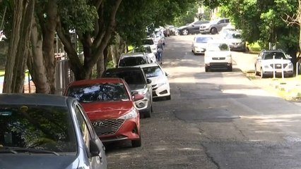 ATTT retira vehículos mal estacionados en Obarrio durante operativo de concienciación