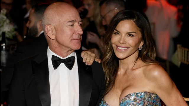 GALA VIDEO - Mariage de Jeff Bezos et Lauren Sanchez : soirée mousse XXL sur leur méga-yacht avant le grand jour !
