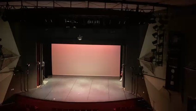 Musique:brother de Matt corby Titre de la chorégraphie :l’écho d’un amour brisé.-Seule face au vide laissé par un amour brisé, je me soulève des ruines du passé, chaque mouvement devient un cri d’espoir, un combat pour renaître et me libérer.