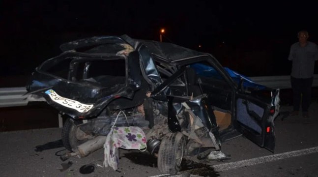 Kütahya'da feci kazada otomobil kağıt gibi ezildi; 1 ölü, 3 yaralı