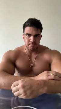 la danse des pectoraux 🤣😎💪🏾 (Vidéo du début : David cruciani ) #humour #drole #parodie