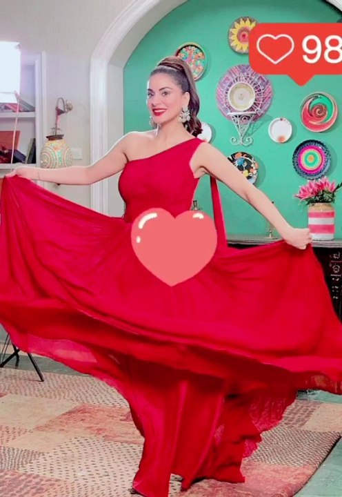 👑 «من الأجمل بالأحمر؟ نجمات بوليوود يتألقن»#نجمات_بوليوود #بالأحمر #نجمات_الهند #بوليوود_بالأحمر #جميلات_بوليوود #منافسة_الأناقة #BollywoodInRed #BollywoodDivas #BollywoodBeauty #RedCarpetBollywood #BollywoodGlam #BollywoodStars #BollywoodFashion