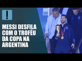 Seleção argentina é recebida por multidão em Buenos Aires