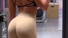 练个臀练个背. Exercise your buttocks and back. #doozy_man_reviews