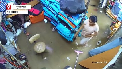 भारी बारिश से सूरत पानी-पानी, करने पड़े आपातकालीन इंतजाम