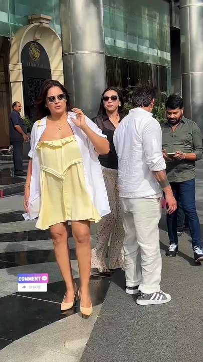 Bipasha Basu Photographed in West Bandra Mumbai 📸🔥🎬  #BipashaBasu #Bipasha #bipashabasufans #actresses #bollywood #bollywoodactress #bollywoodactressesstyle #actressmodel #actresslifestyle #ActressOfTheYear