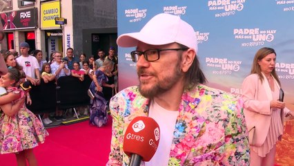 Santiago Segura sobre su decisión de trabajar con sus hijas mientras van al colegio: “Quiero que sean niñas, que vivan su infancia”