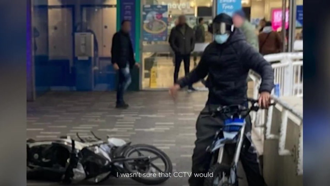 Off duty police officer attacked by machete-wielding thieves as he confronts them