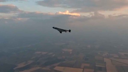 Video: Ukrainsk Mi‑24 helikopter følger kamikazedrone Geran‑2 på tæt hold