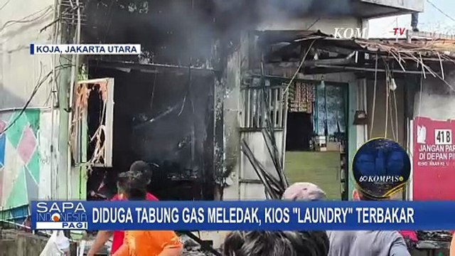 11 Unit Mobil Damkar Dikerahkan saat Kebakaran Kios Laundry di Koja Jakarta Utara