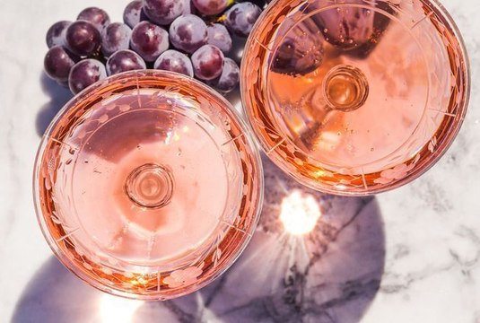 Vins rosés : voici les 2 cuvées préférées de la cheffe triplement étoilée Anne-Sophie Pic