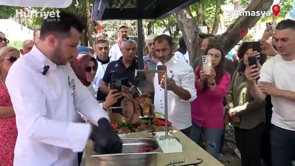 500 derece ısıtılan topuzda pişen kebabı gören şaşırıyor