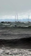 Embarcação turística vira durante tempestade na Califórnia. Há 8 mortos