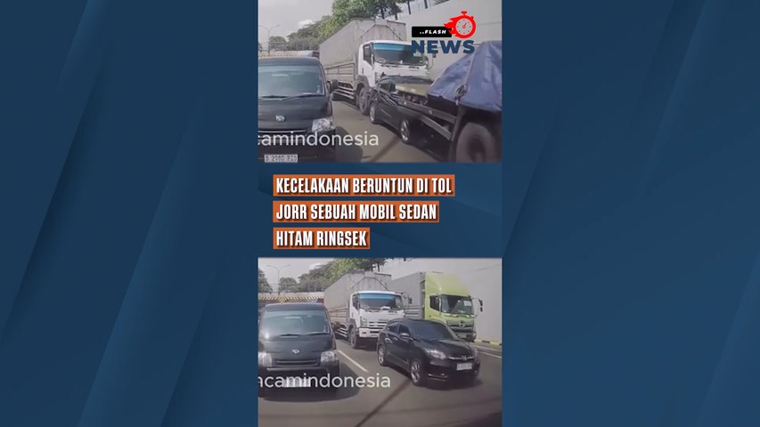 Kecelakaan Beruntun Di Tol JORR Sebuah Mobil Sedan Hitam Ringsek
