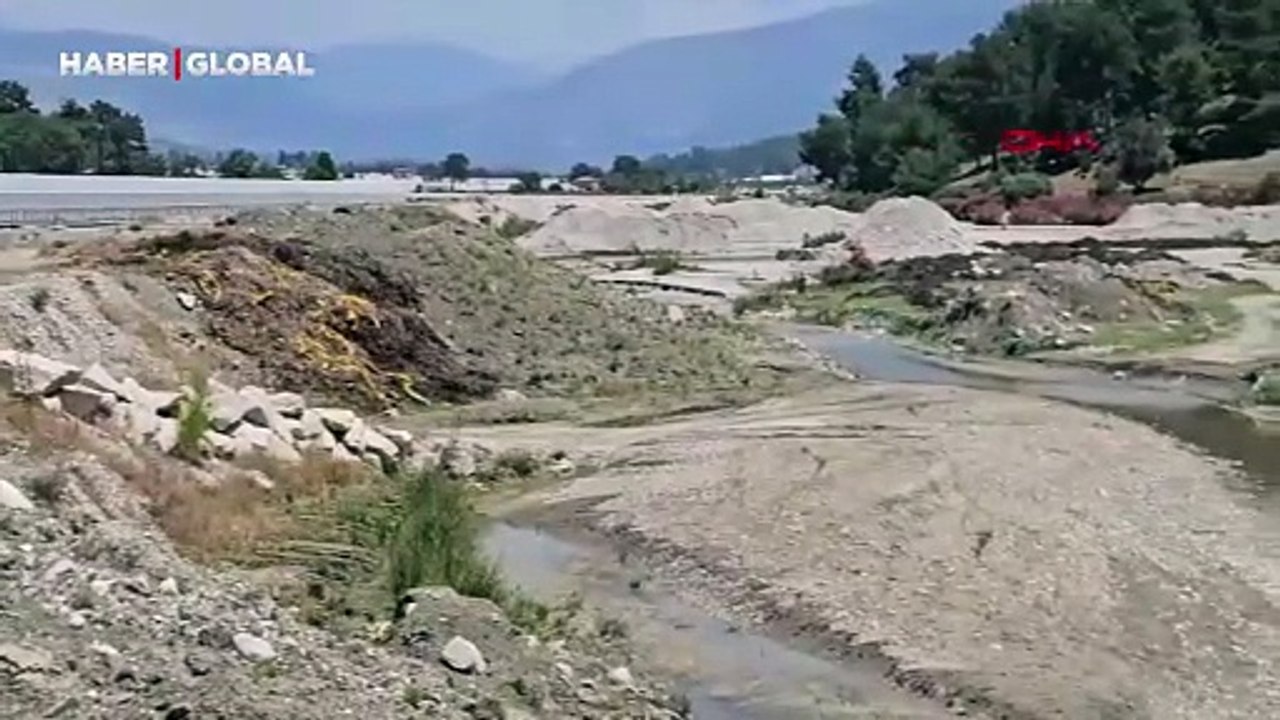 Demre Çayı'nda "sera atığı" tehdidi