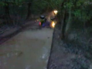 400 ltz bruno qui verse dans une flaque et éric en  buggy