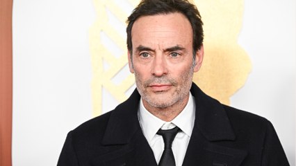 FEMME ACTUELLE - "J’ai eu la chance d’avoir quatre parents" : les confidences étonnantes d'Anthony Delon sur son enfance