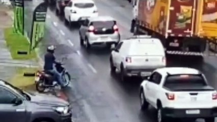 Motorista leva 10 facadas após batida e briga no trânsito no Centro