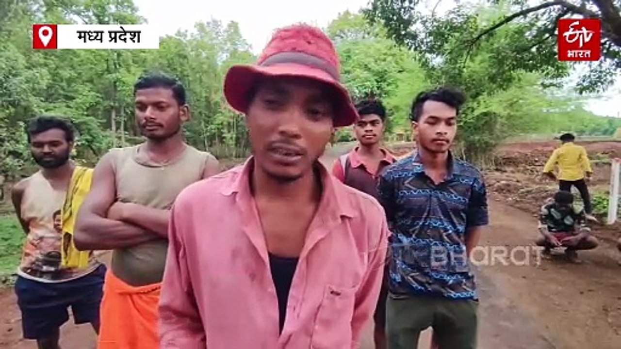 डिंडोरी में करोड़ों की लागत से बन रही सड़क में पड़ने लगी दरार, गुणवत्ता पर उठे सवाल