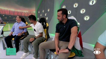 Zoeira Jogo Aberto: Marco Aurélio defende torcida pelos brasileiros no Mundial, e turma desconfia