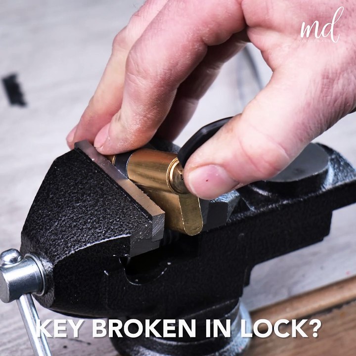 Key broken in lock solution! 🔑💡