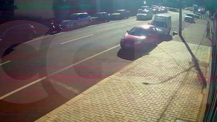 Câmera registra acidente entre S10 e caminhão no São Cristóvão