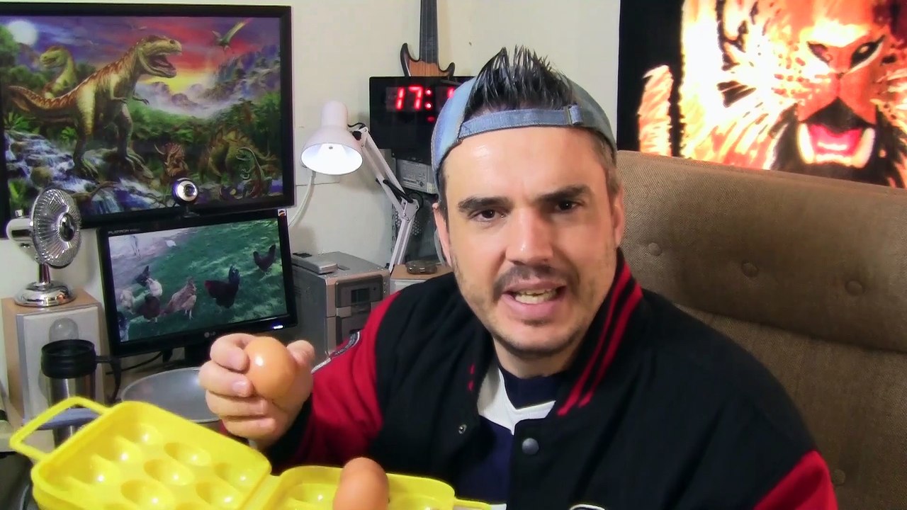 How to SEPERATE EGG WHITES & EGG YOLKS the FASTEST, QUICKEST and EASIEST way possible