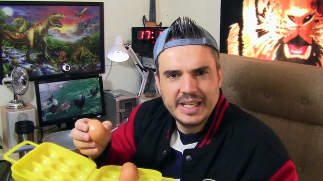 How to SEPERATE EGG WHITES & EGG YOLKS the FASTEST, QUICKEST and EASIEST way possible