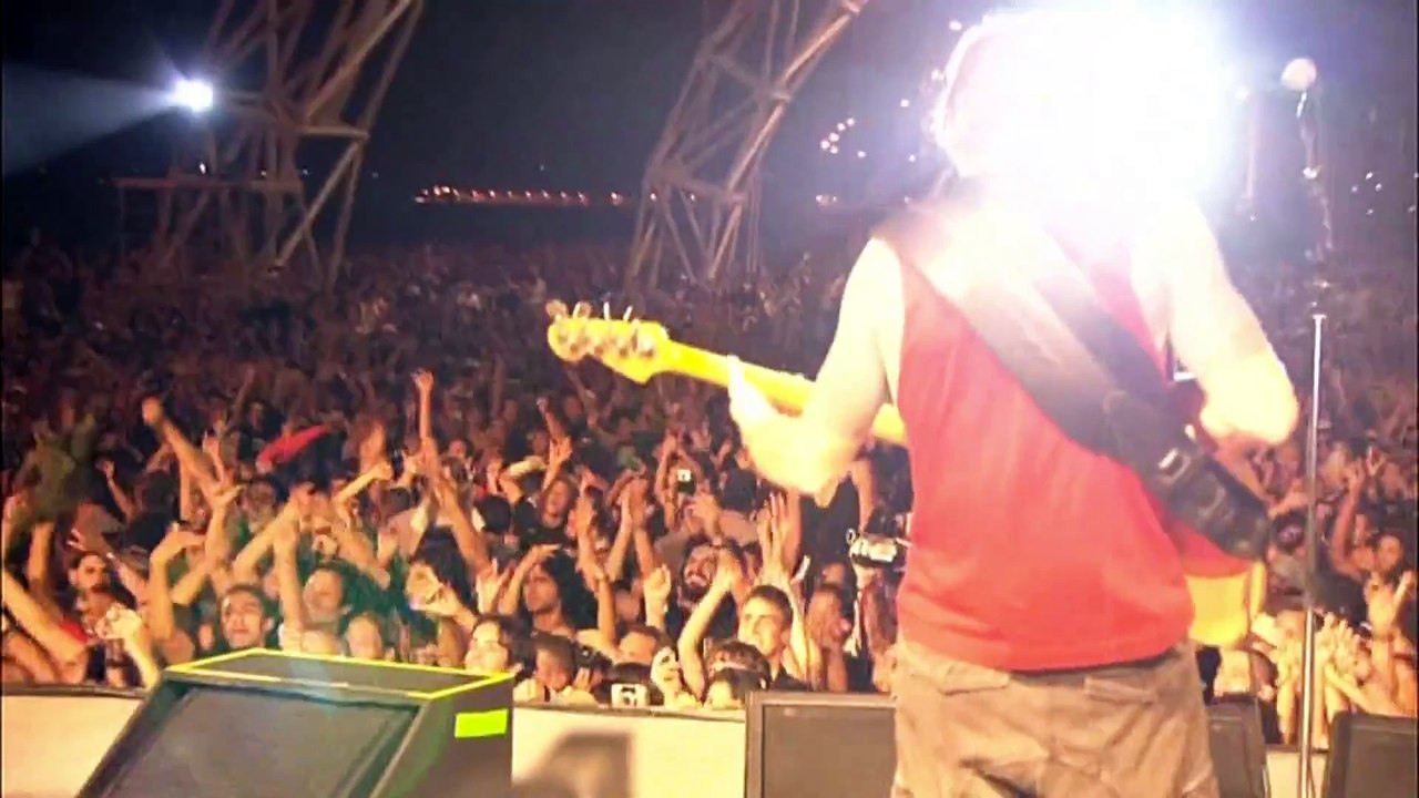 Bulls on Parade / Sleep Now in the Fire (Rage Against the Machine covers) - Audioslave (live)