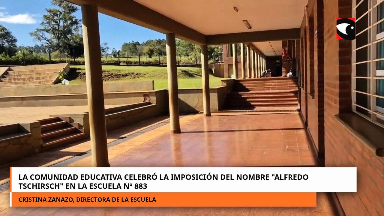 La comunidad educativa celebró la imposición de...