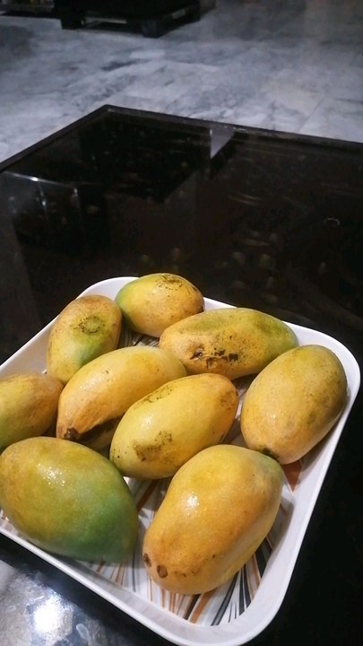 Mangoes Party