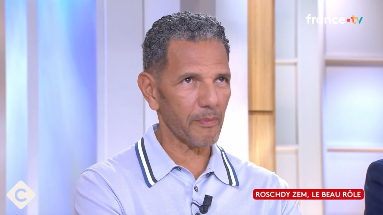 « Ils sont avec moi tout le temps » : Roschdy Zem fait de rares confidences sur ses parents disparus (VIDEO)