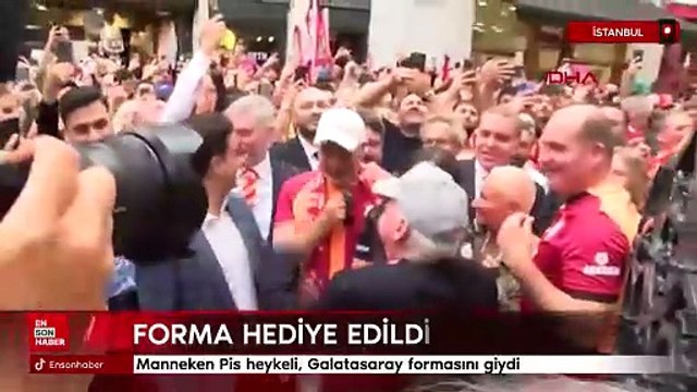 Manneken Pis heykeli, Galatasaray formasını giydi