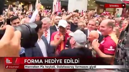 Manneken Pis heykeli, Galatasaray formasını giydi