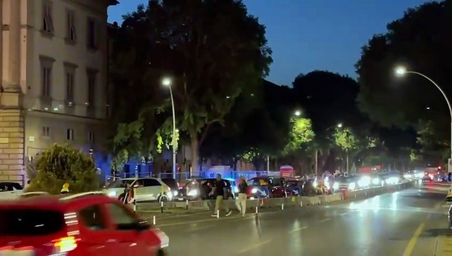 Fochi di San Giovanni, traffico bloccato in piazza Beccaria
