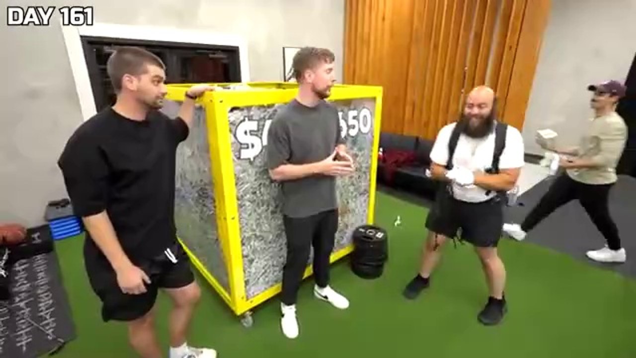 Lose 100 LBs, Win $250,000! Mr Beast in English - Mister Beast