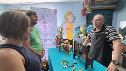 mqn-Así se vive un taller floral guiado por un maestro con más de 30 años de experiencia-250625