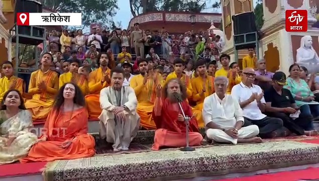 WATCH: अनिल कपूर ने गंगा किनारे किया मां को याद, बड़े भाई बोनी कपूर संग दी नम आंखों से श्रद्धांजलि