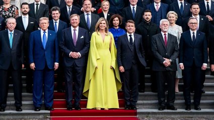 Maxima d’Olanda in tuta verde lime tra i leader della NATO all’Aia