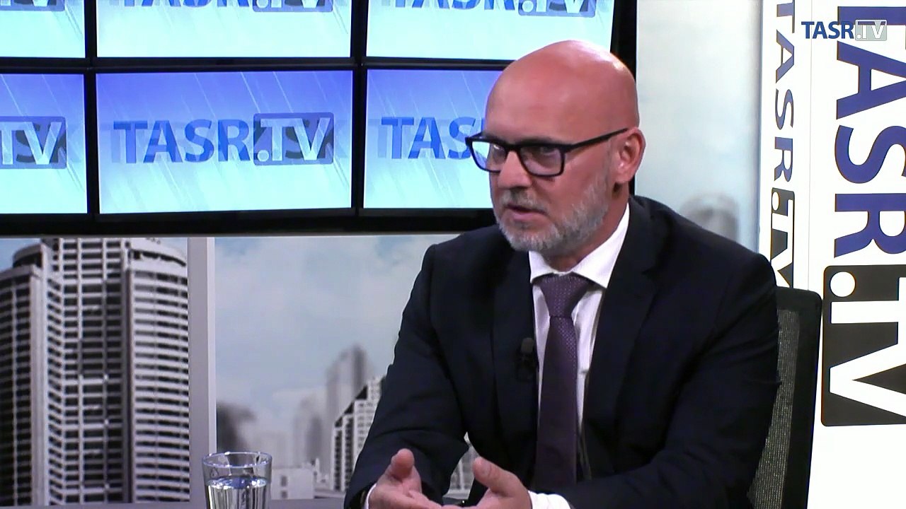 GRÖHLING: Nechápem, prečo chce KDH meniť ústavu teraz a so Smerom-SD