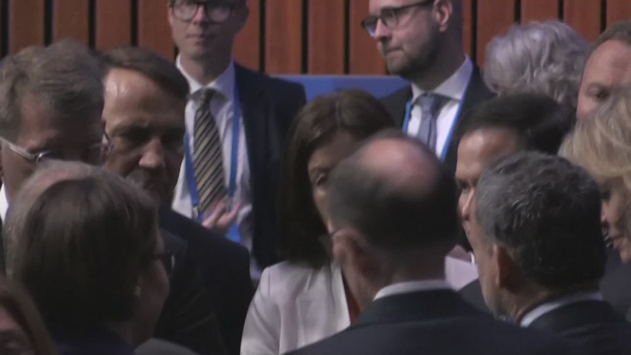 La llamativa imagen de Pedro Sánchez en la foto grupal de la OTAN: está completamente solo