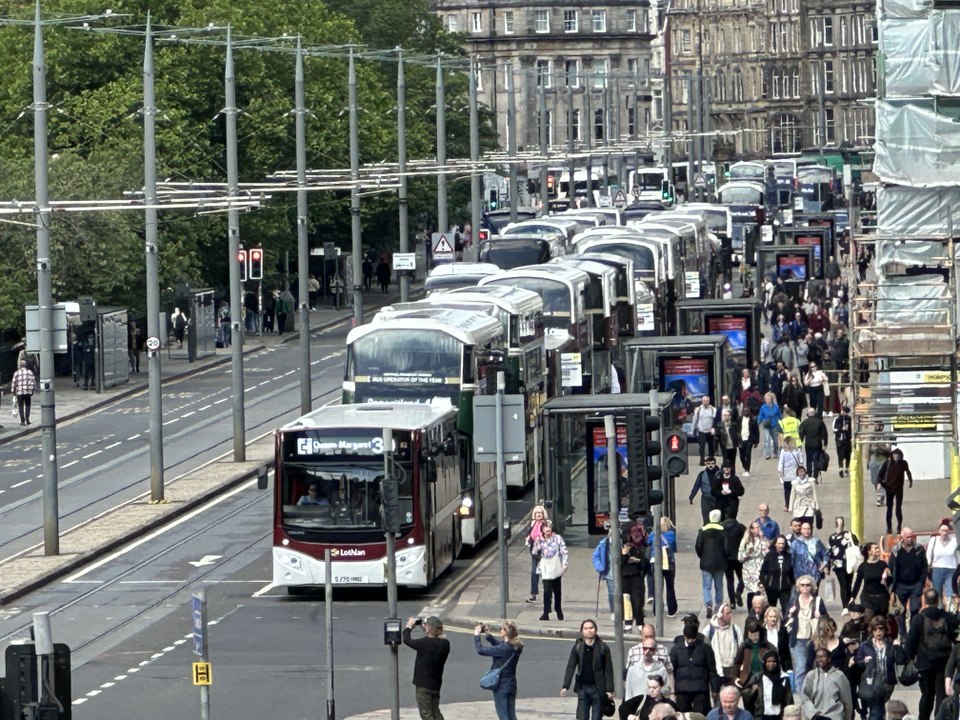 Disruption to Edinburgh public transport following police incident on Princes Street