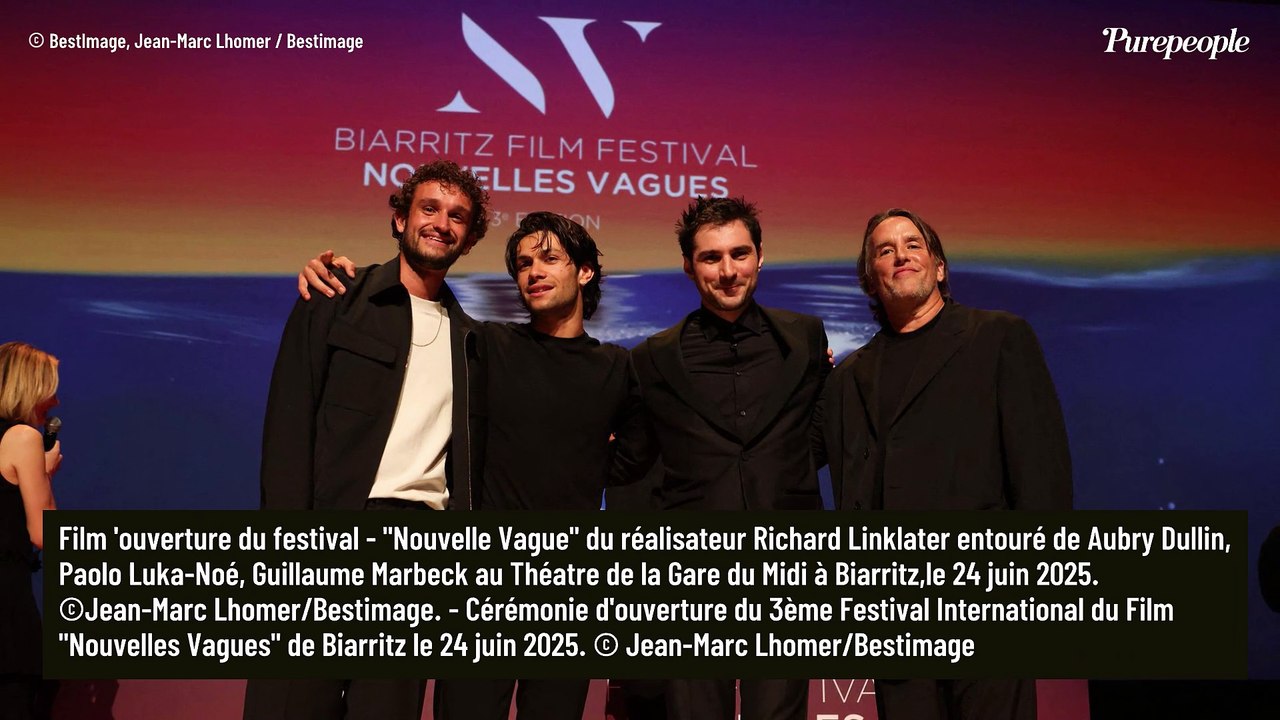 Carla Bruni, chic et solaire loin de Paris : face aux fortes chaleurs, l'épouse de Nicolas Sarkozy offre une vraie leçon de classe