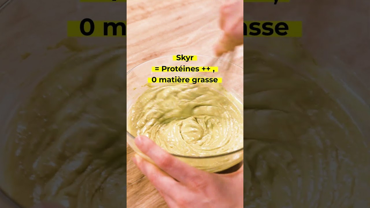 On fête l’arrivée des beaux jours avec un tiramisu allégé aux fraises et aux pistaches 👌 | 750g