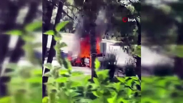 Antalya’da seyir halindeyken alev alan Tofaş otomobil kullanılamaz hale geldi